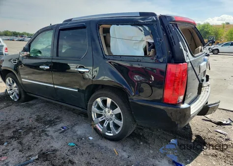 2012 Cadillac Escalade Luxury z USA, uszkodzony, nr VIN 1GYS4BEFXCR162637